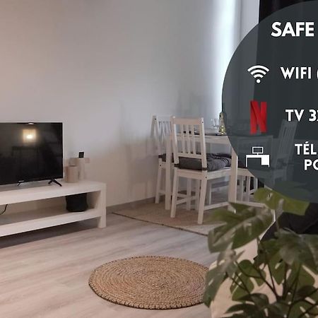 Saafeplace-4Pers-Wifi-Keybox-24Sur7 เอตอมป์ส ภายนอก รูปภาพ