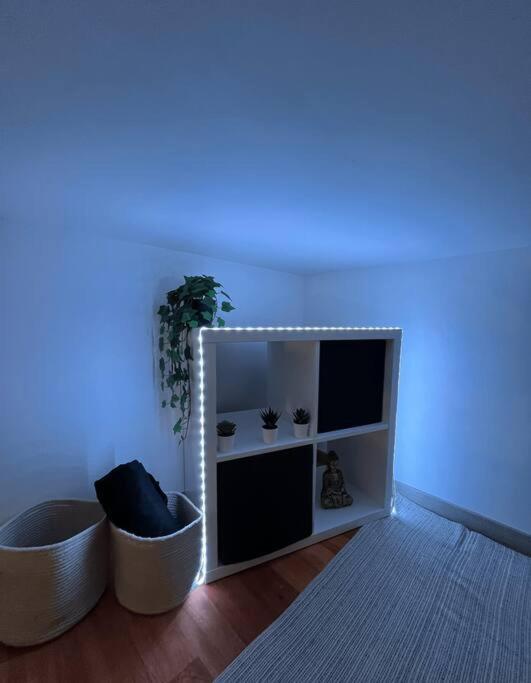 Saafeplace-4Pers-Wifi-Keybox-24Sur7 เอตอมป์ส ภายนอก รูปภาพ
